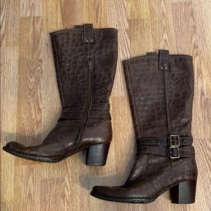 Born leather boots